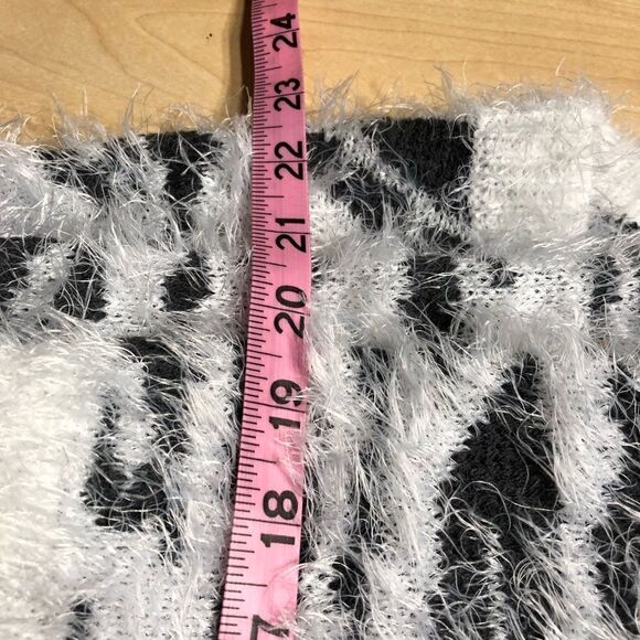 Mudd Scoopneck Eyelash Pullover Sweater NWT - Picture 6 of 7